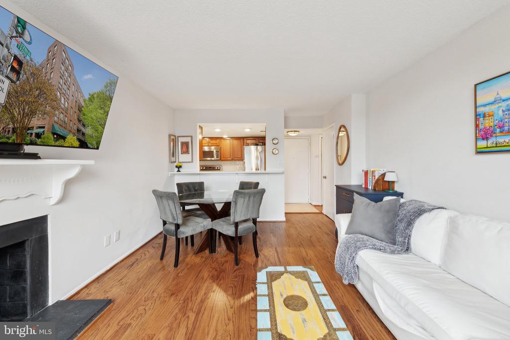 1700 17TH STREET NW Unit: 403