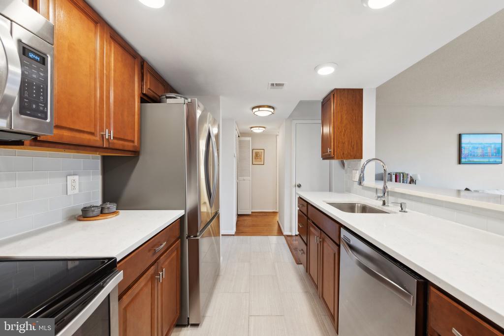 1700 17TH STREET NW Unit: 403