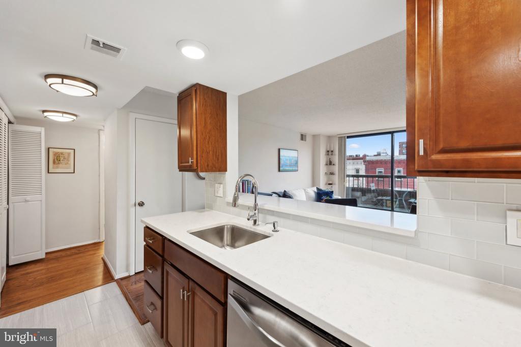 1700 17TH STREET NW Unit: 403