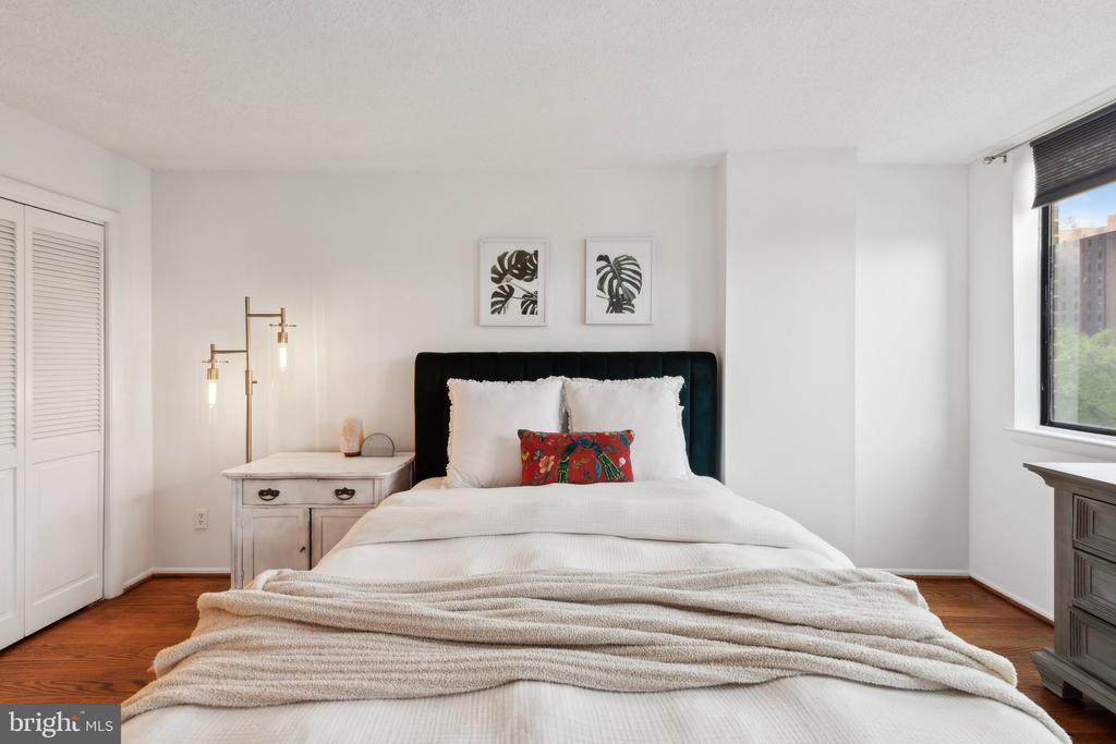 1700 17TH STREET NW Unit: 403