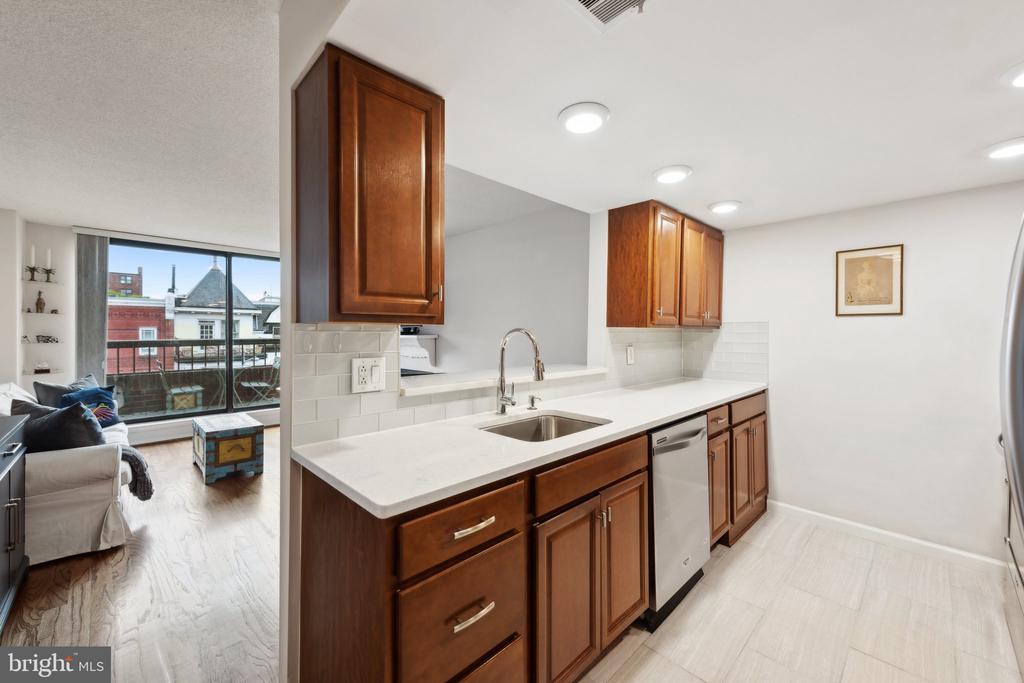 1700 17TH STREET NW Unit: 403