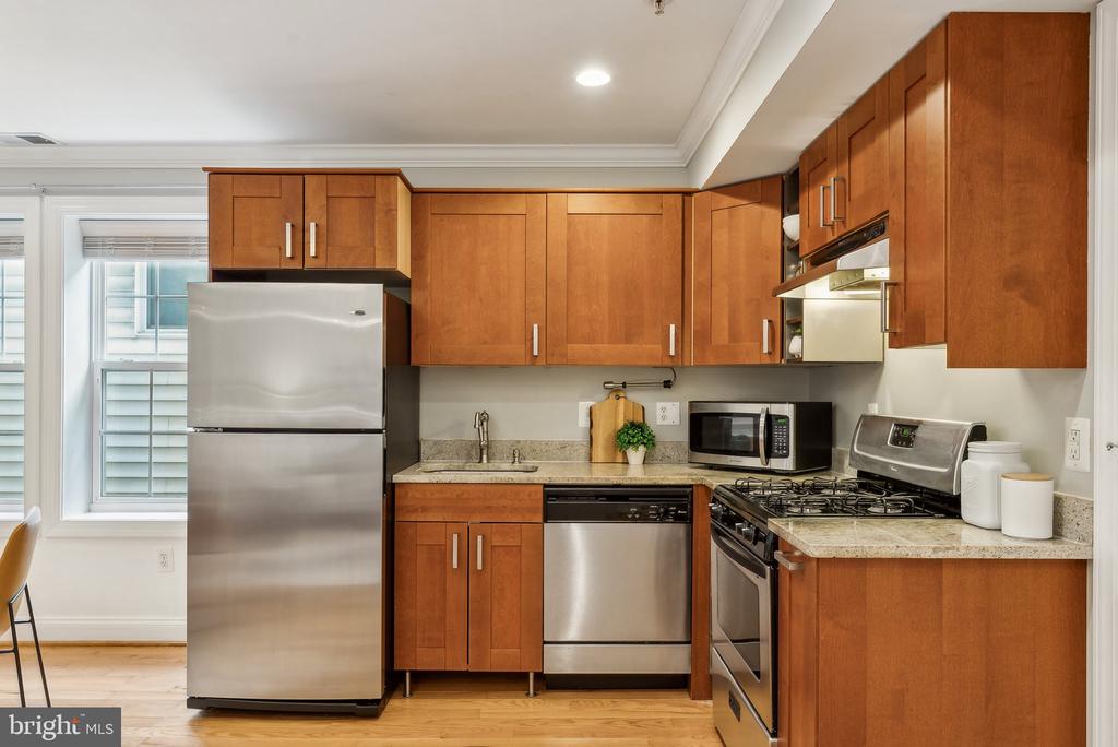 754 PARK ROAD NW Unit: 3