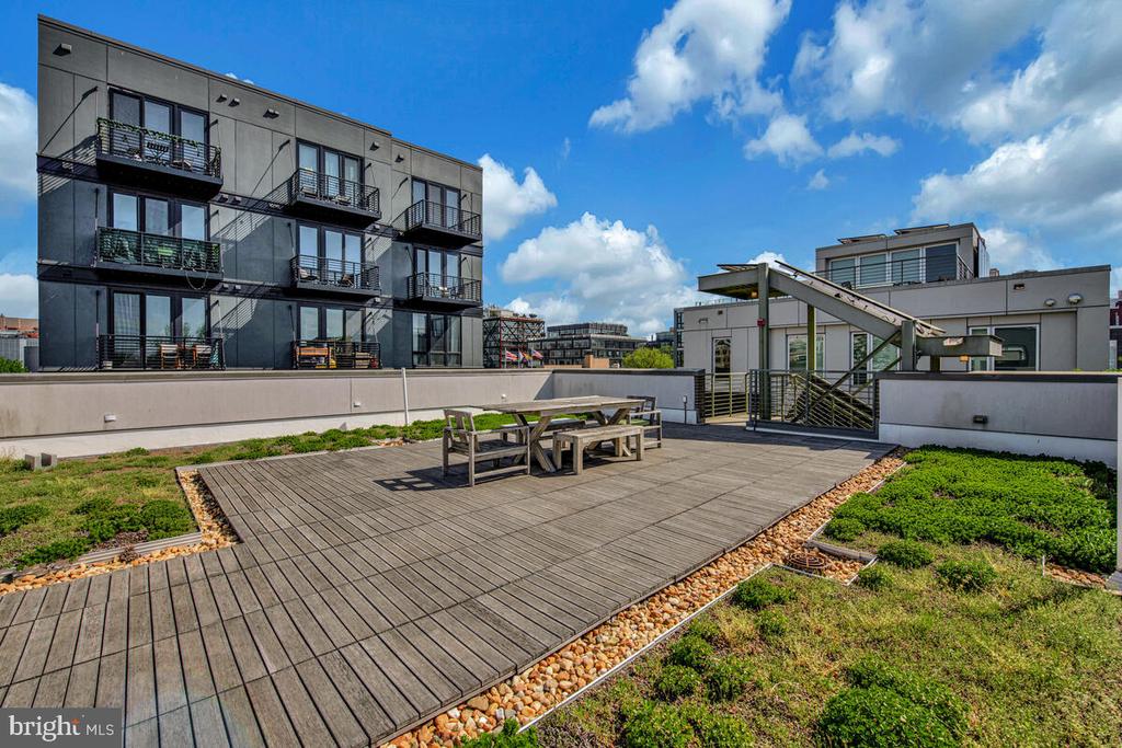 1932 9TH STREET NW Unit: R302