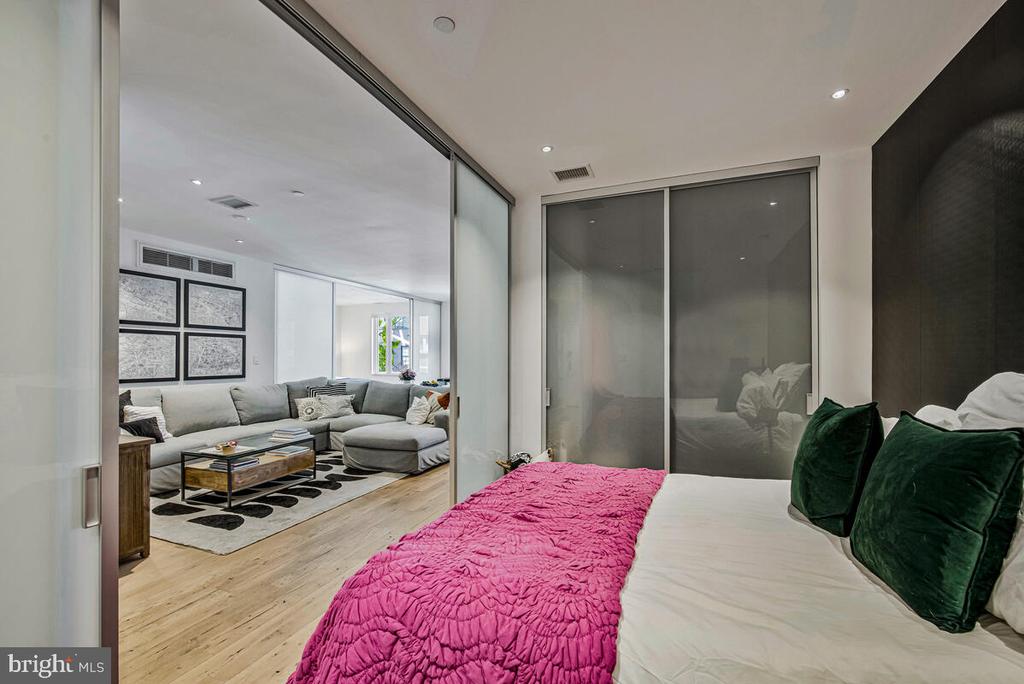 1932 9TH STREET NW Unit: R302