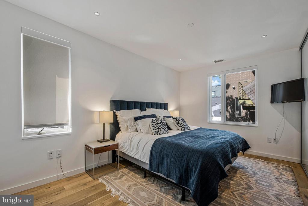 1932 9TH STREET NW Unit: R302