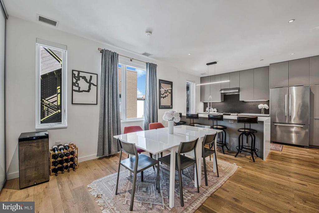 1932 9TH STREET NW Unit: R302