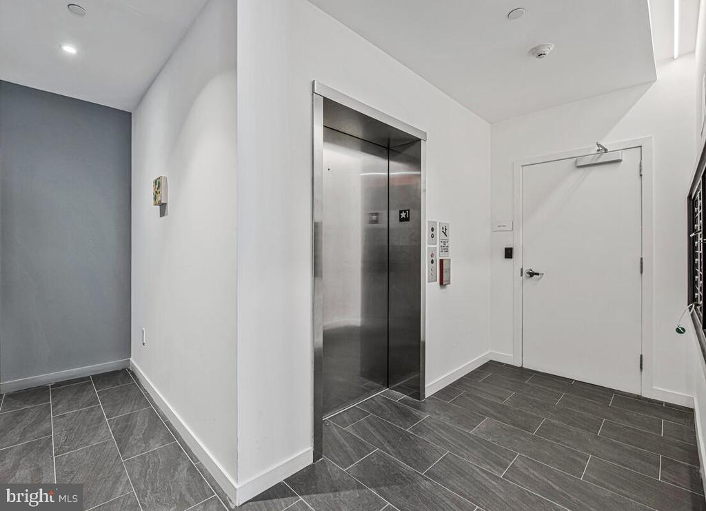 1932 9TH STREET NW Unit: R302