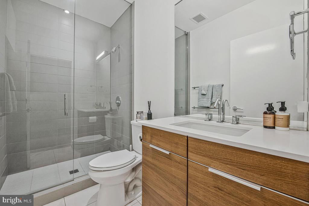 1932 9TH STREET NW Unit: R302
