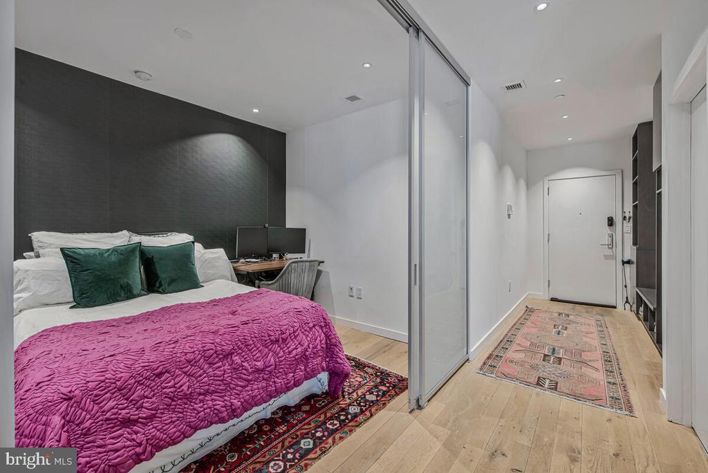1932 9TH STREET NW Unit: R302