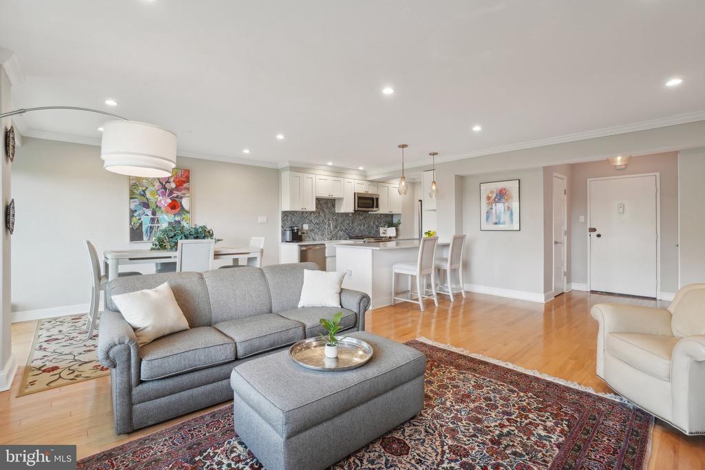 4201 CATHEDRAL AVENUE NW Unit: 1009W
