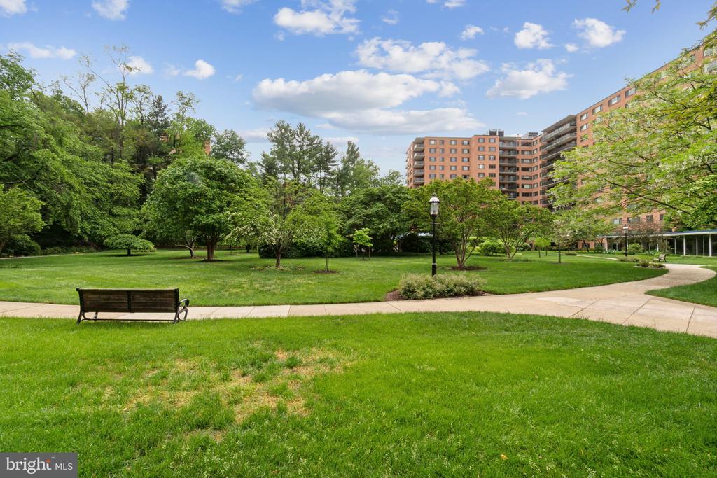 4201 CATHEDRAL AVENUE NW Unit: 1009W