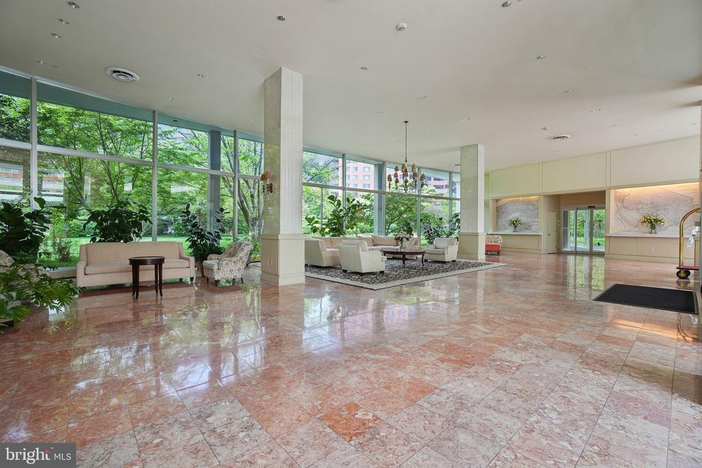 4201 CATHEDRAL AVENUE NW Unit: 1009W