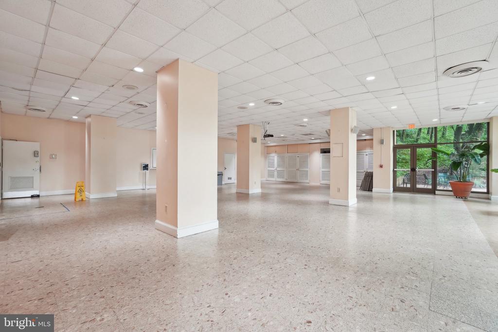 4201 CATHEDRAL AVENUE NW Unit: 1009W