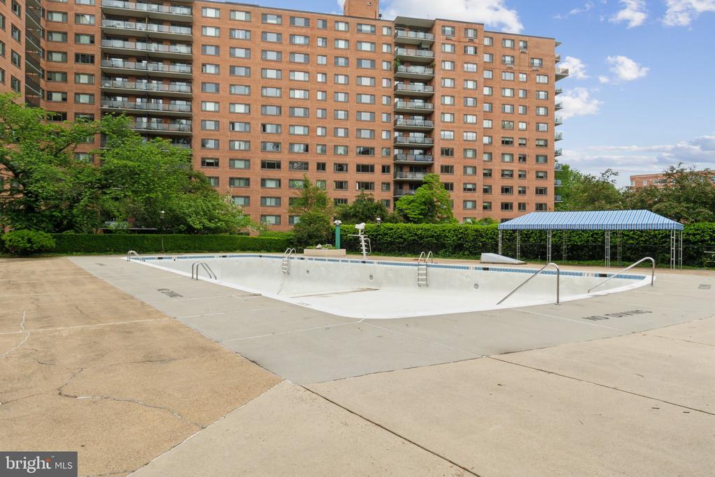4201 CATHEDRAL AVENUE NW Unit: 1009W
