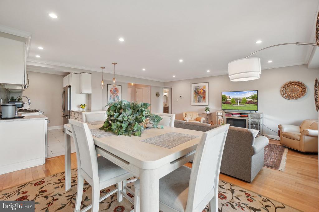 4201 CATHEDRAL AVENUE NW Unit: 1009W