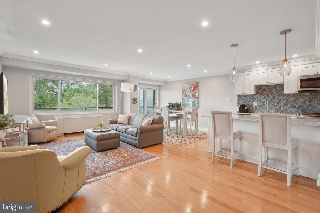 4201 CATHEDRAL AVENUE NW Unit: 1009W