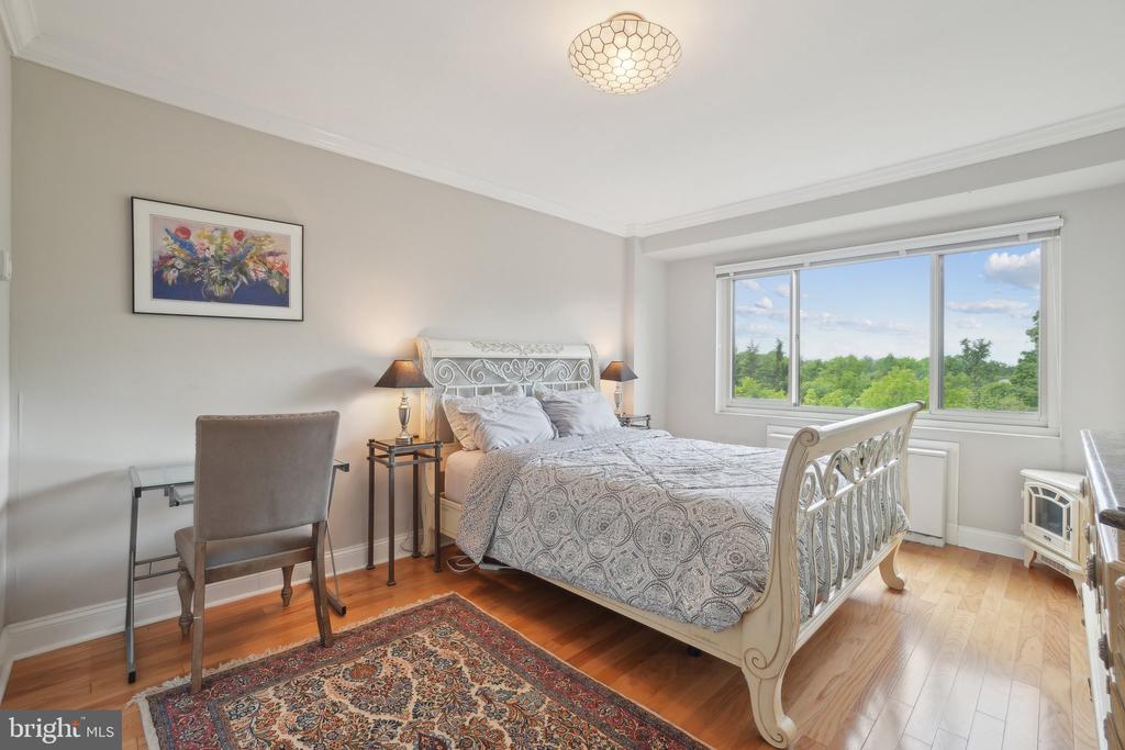 4201 CATHEDRAL AVENUE NW Unit: 1009W