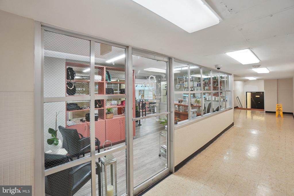 4201 CATHEDRAL AVENUE NW Unit: 1009W