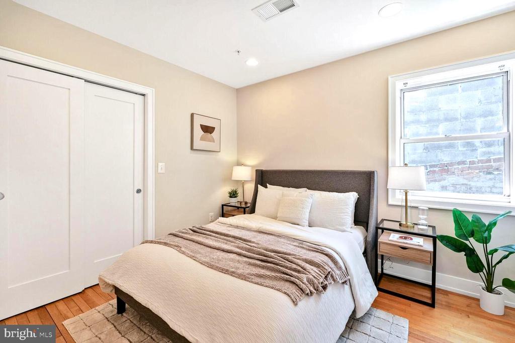 2515 17TH STREET NW Unit: 5