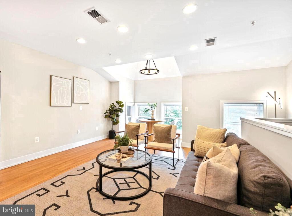 2515 17TH STREET NW Unit: 5