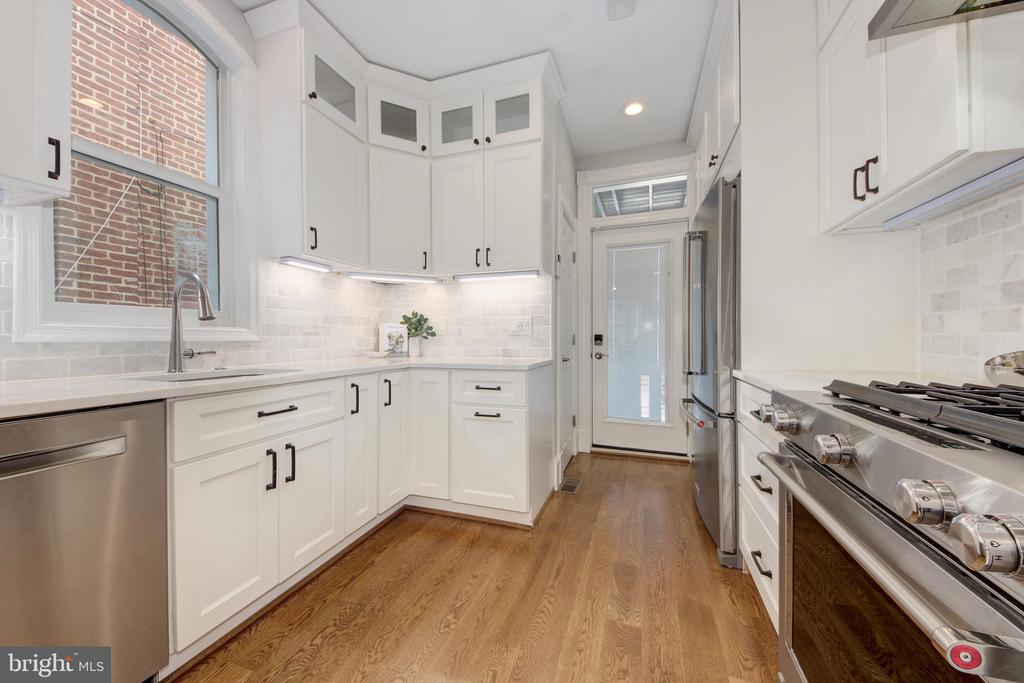 644 5TH STREET NE