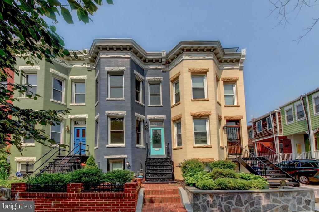 644 5TH STREET NE