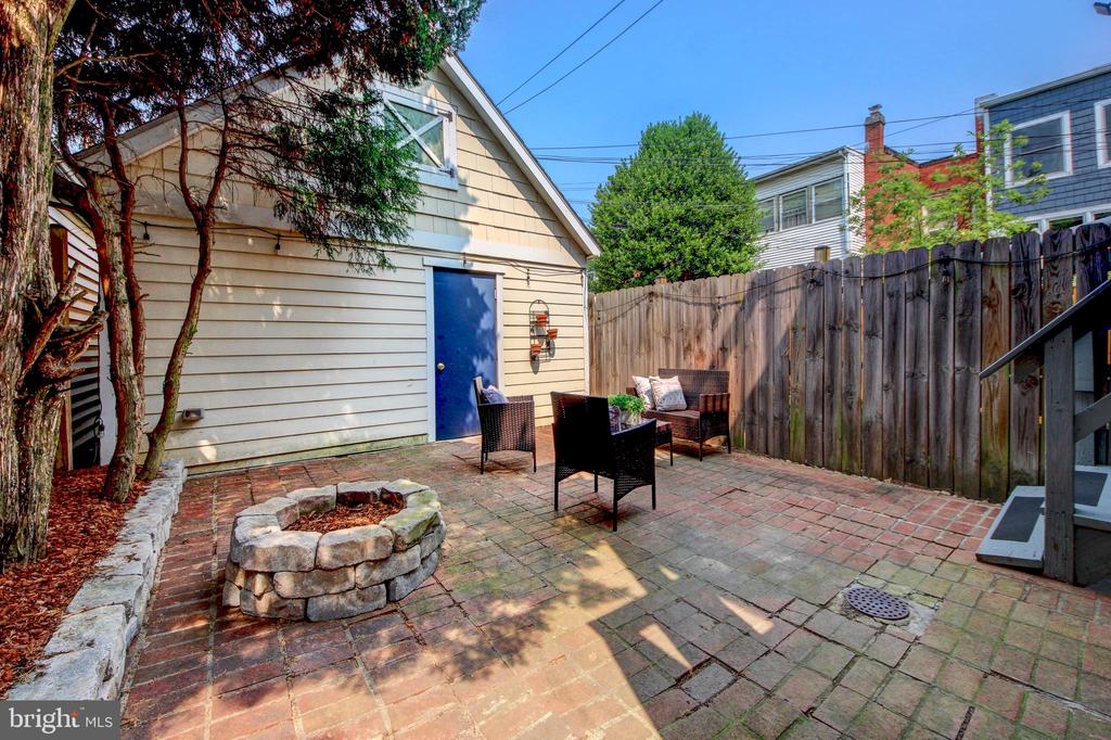 644 5TH STREET NE