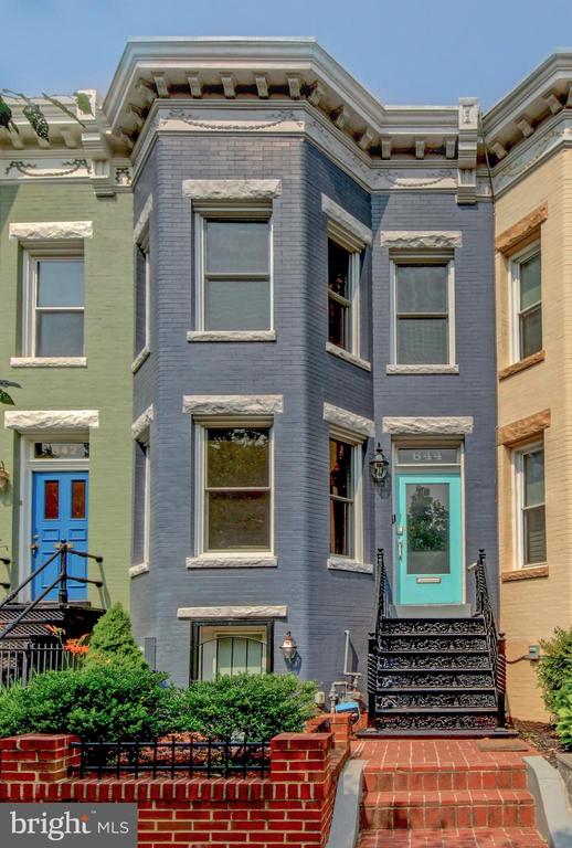 644 5TH STREET NE