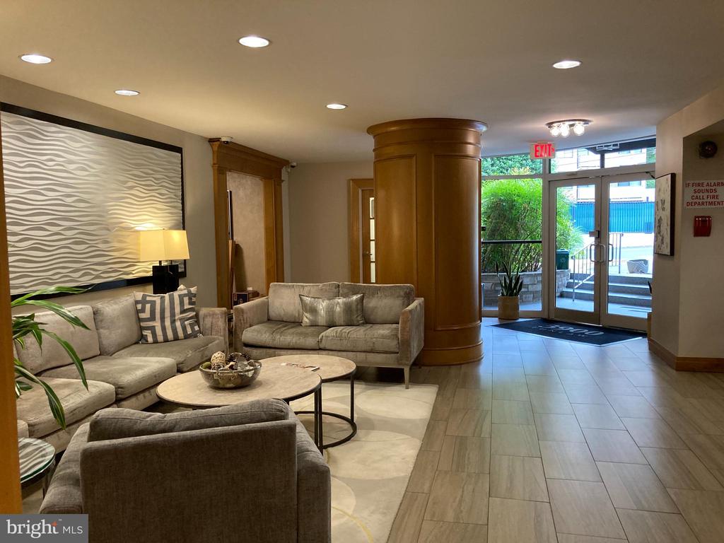 3900 TUNLAW ROAD NW Unit: 419