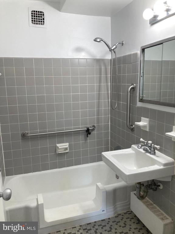 3900 TUNLAW ROAD NW Unit: 419