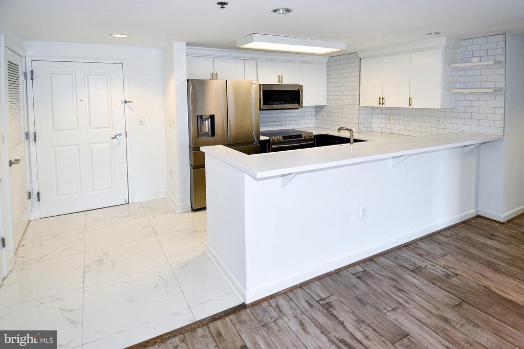 777 7TH STREET NW Unit: 904
