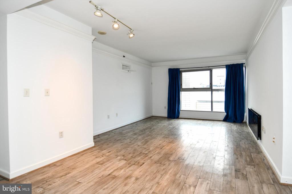 777 7TH STREET NW Unit: 904