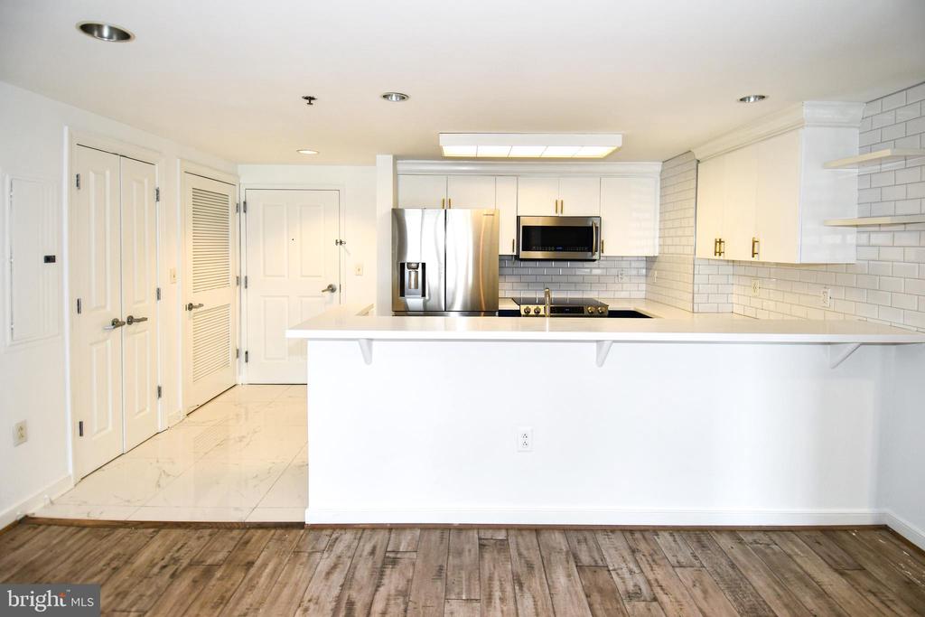777 7TH STREET NW Unit: 904