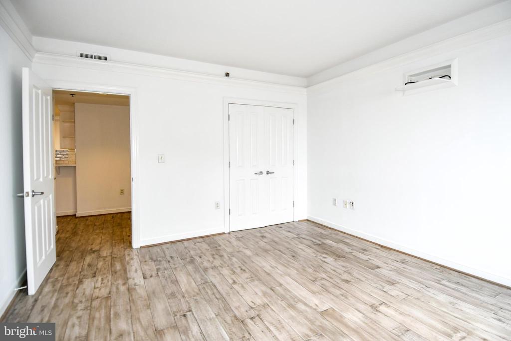 777 7TH STREET NW Unit: 904