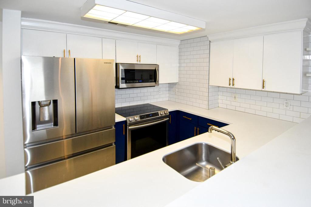 777 7TH STREET NW Unit: 904