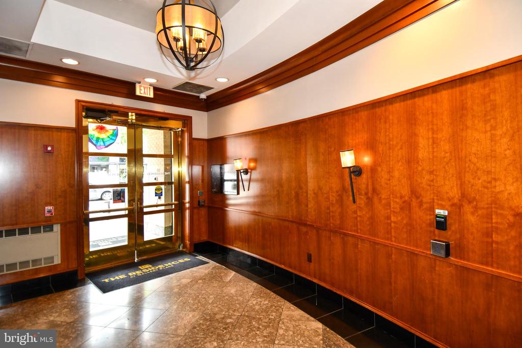 777 7TH STREET NW Unit: 904