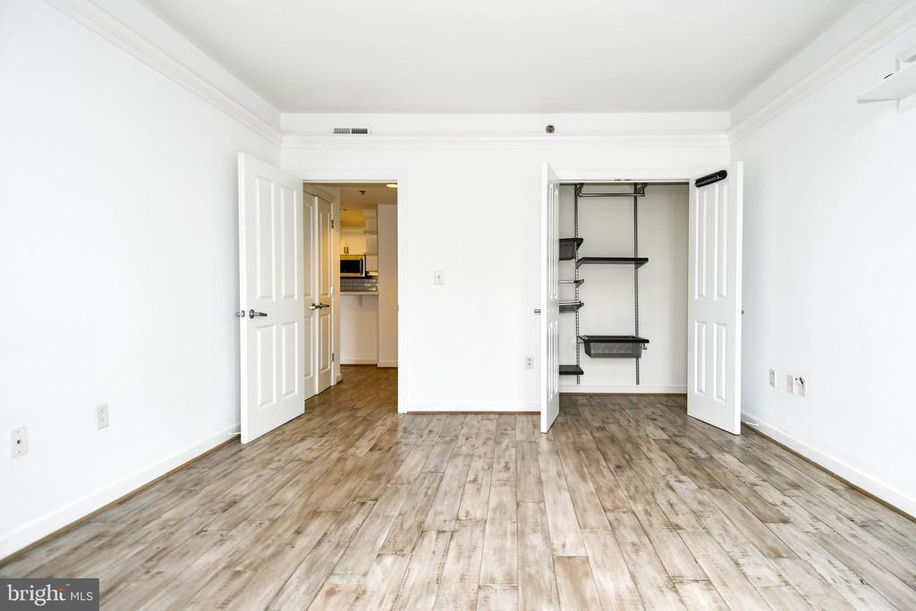 777 7TH STREET NW Unit: 904