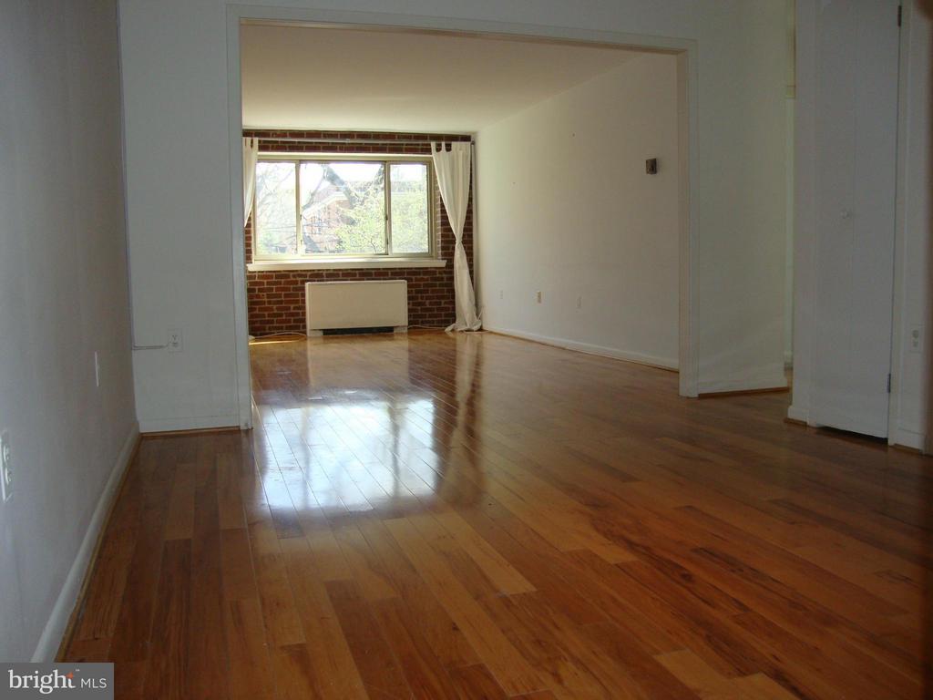 2711 ORDWAY STREET NW Unit: 200
