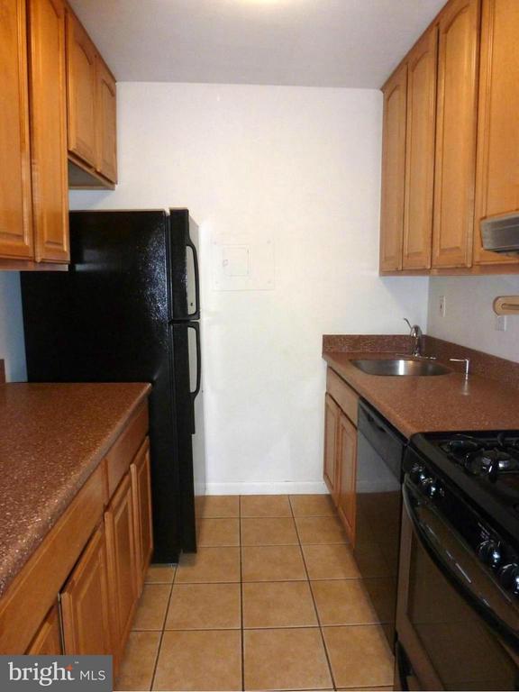 2711 ORDWAY STREET NW Unit: 200