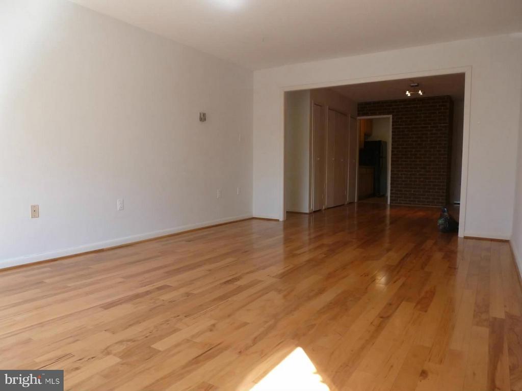 2711 ORDWAY STREET NW Unit: 200