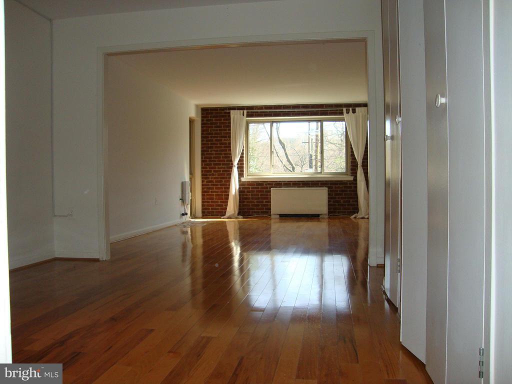 2711 ORDWAY STREET NW Unit: 200
