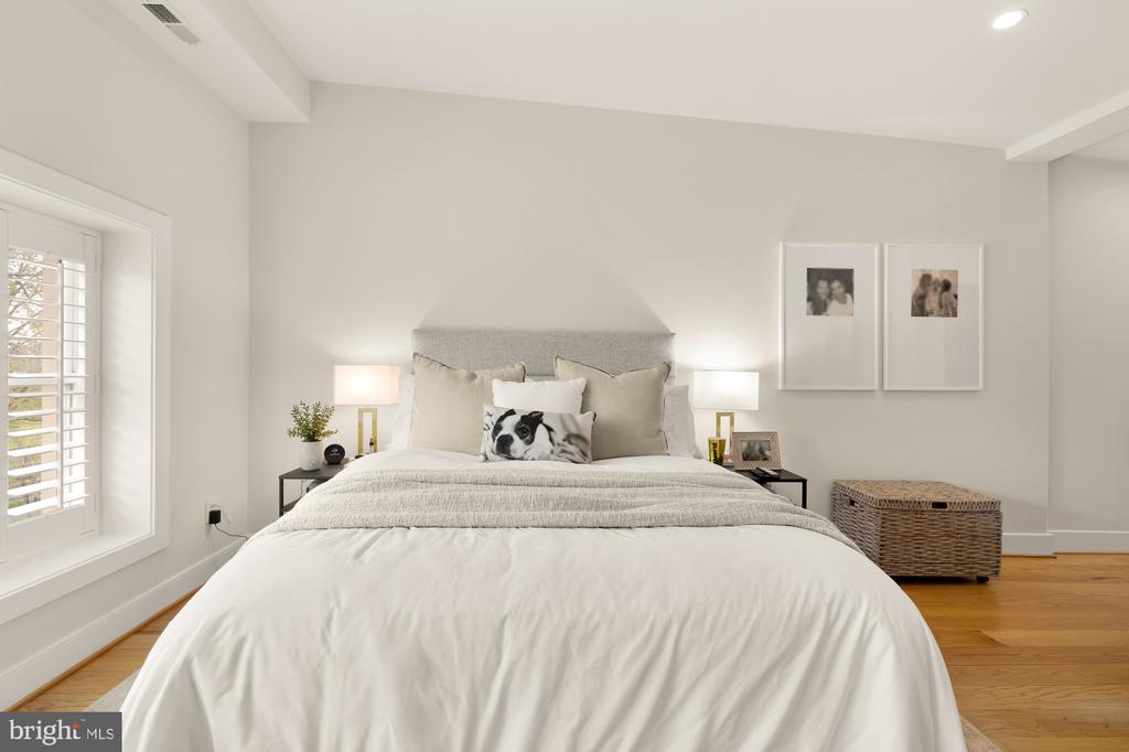 122 BRYANT STREET NW Unit: 2