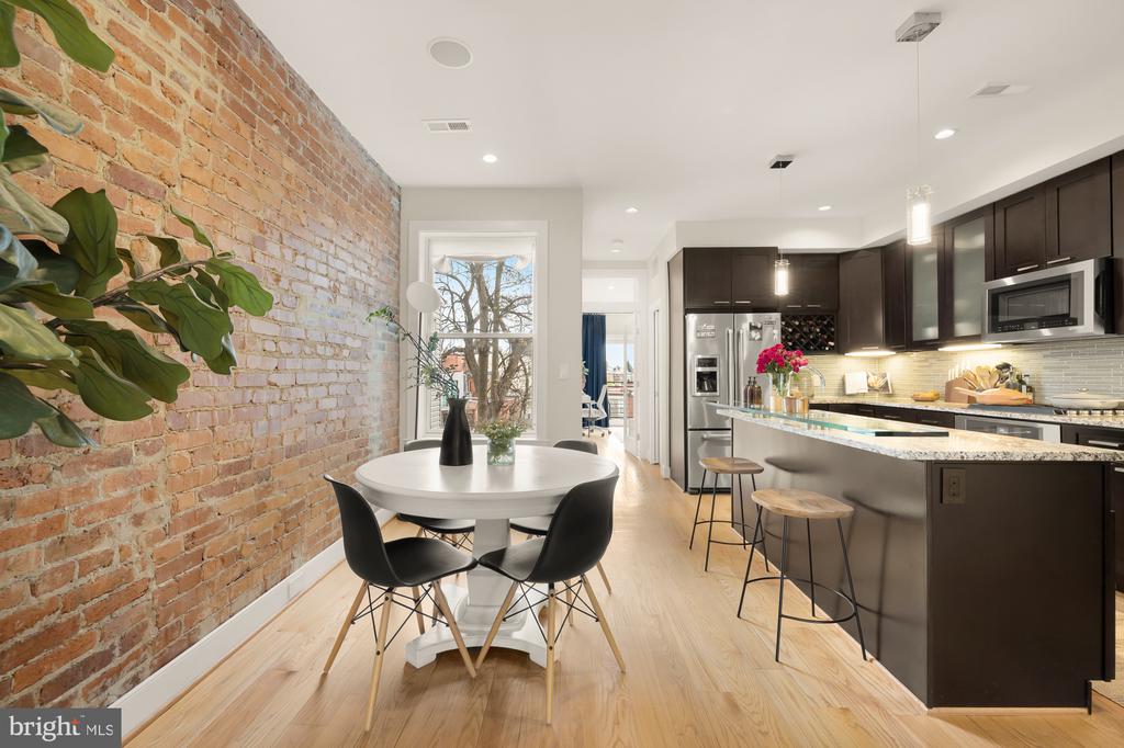 122 BRYANT STREET NW Unit: 2