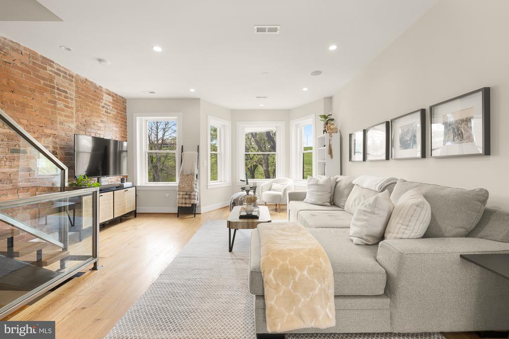 122 BRYANT STREET NW Unit: 2