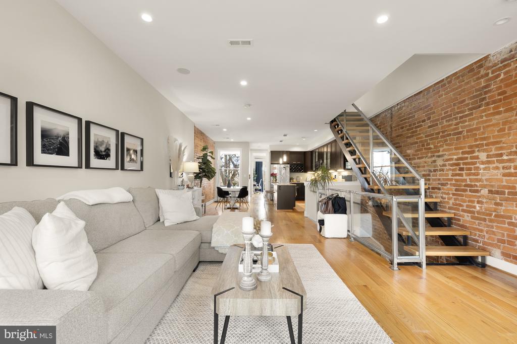 122 BRYANT STREET NW Unit: 2