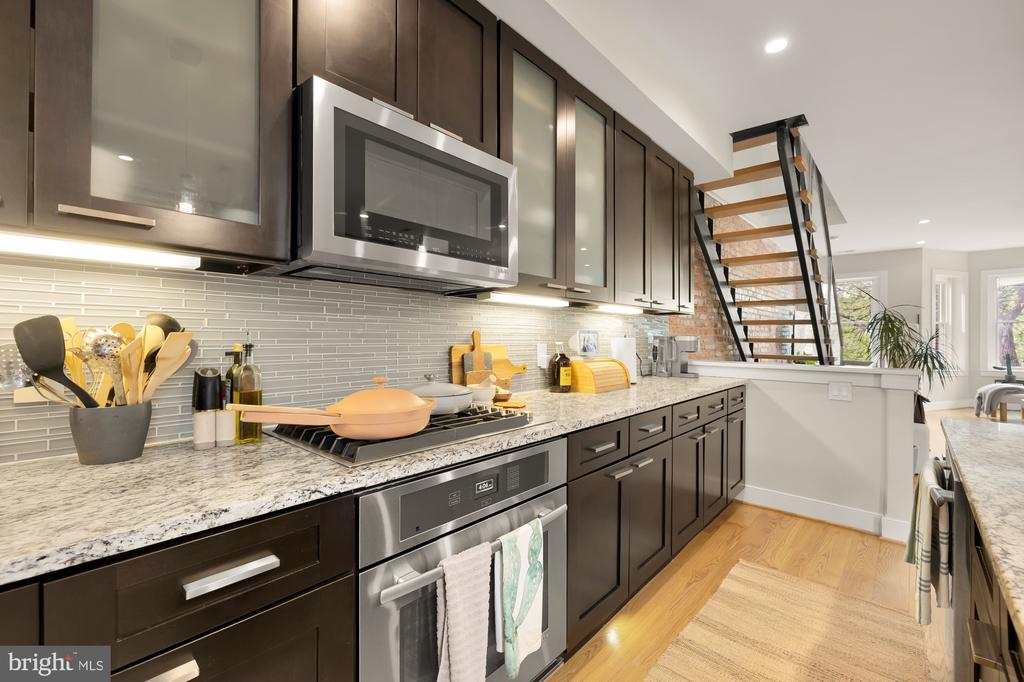 122 BRYANT STREET NW Unit: 2