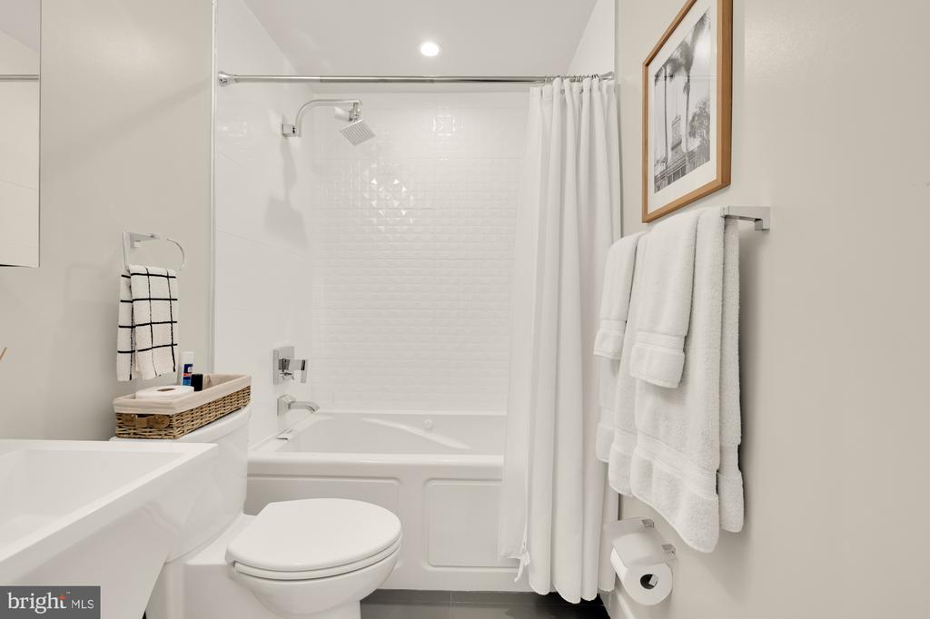 122 BRYANT STREET NW Unit: 2