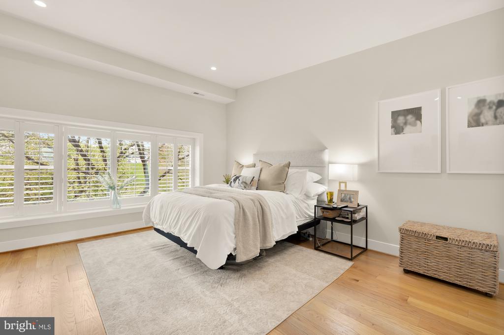 122 BRYANT STREET NW Unit: 2