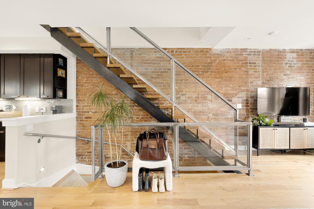 122 BRYANT STREET NW Unit: 2