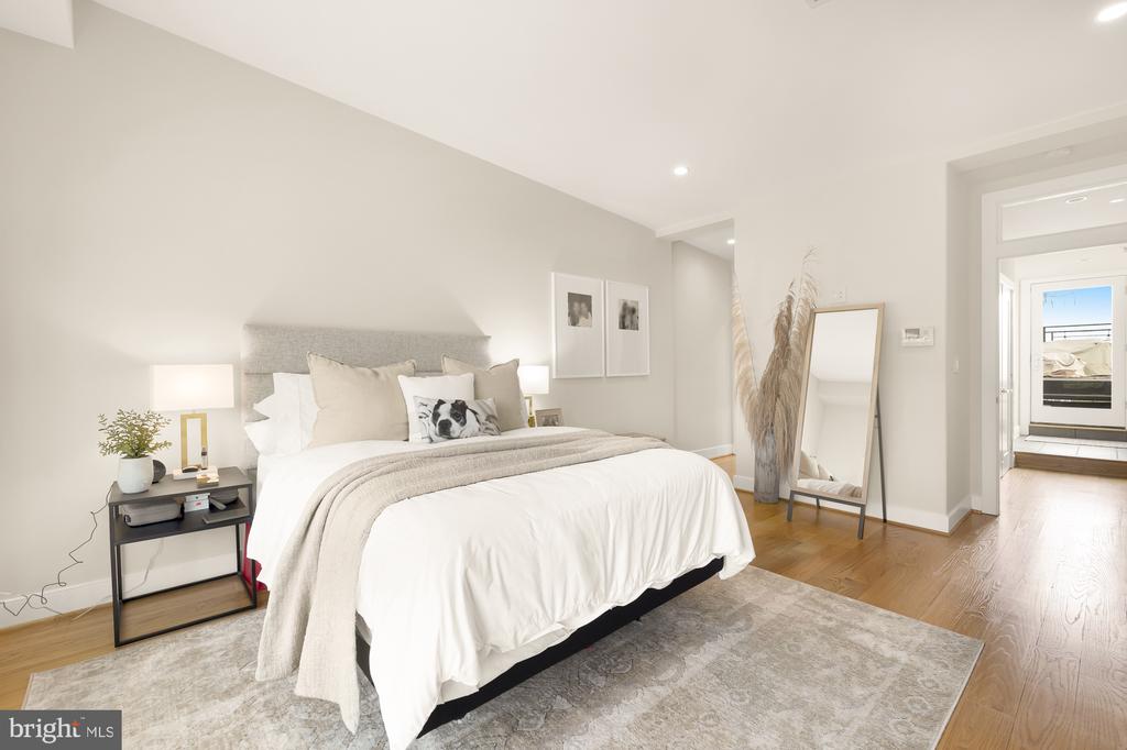 122 BRYANT STREET NW Unit: 2
